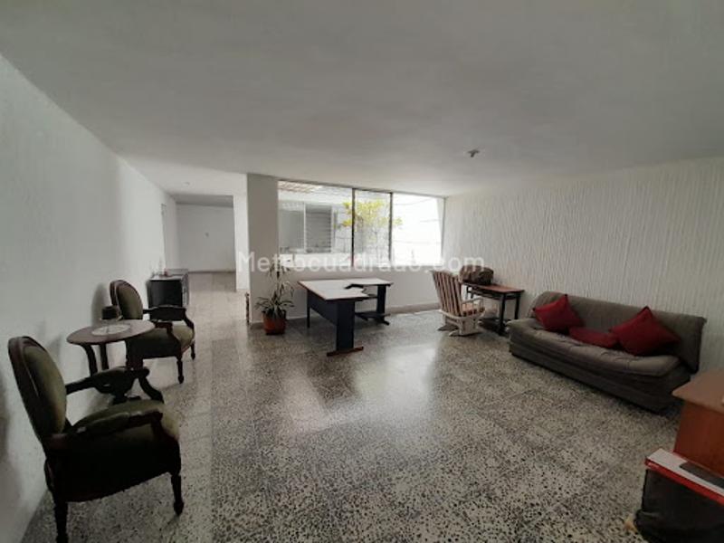 Casa Comercial Amplia de 5 Alcobas en Florida Nueva