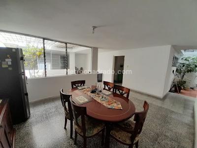 Casa de 5 alcobas en arriendo en Florida Nueva, Medellín, 375 m² · foto 4 de 20