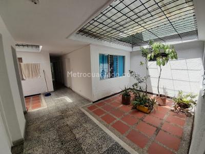 Casa de 5 alcobas en arriendo en Florida Nueva, Medellín, 375 m² · foto 7 de 20
