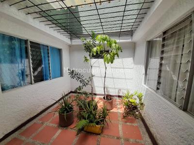 Casa de 5 alcobas en arriendo en Florida Nueva, Medellín, 375 m² · foto 9 de 20