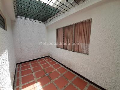 Casa de 5 alcobas en arriendo en Florida Nueva, Medellín, 375 m² · foto 10 de 20