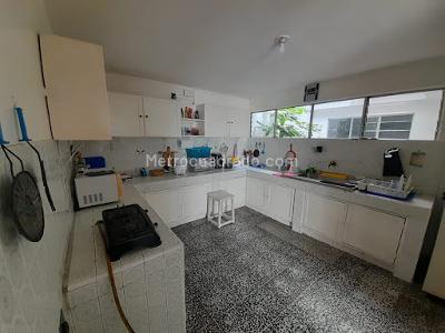 Casa de 5 alcobas en arriendo en Florida Nueva, Medellín, 375 m² · foto 14 de 20
