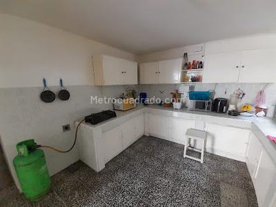 Casa de 5 alcobas en arriendo en Florida Nueva, Medellín, 375 m² · foto 15 de 20