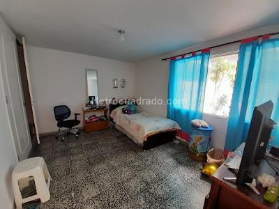 Casa de 5 alcobas en arriendo en Florida Nueva, Medellín, 375 m² · foto 16 de 20