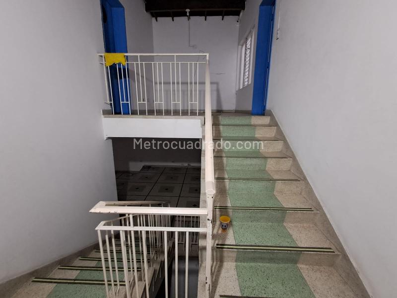 Versatile 5BR House in Calasanz - 2