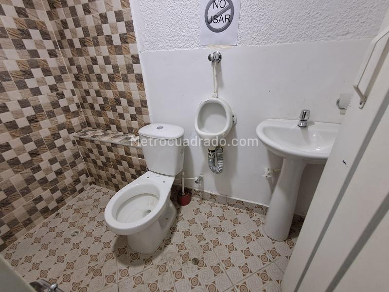 Versatile 5BR House in Calasanz - 4