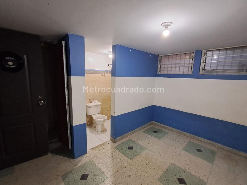 Versatile 5BR House in Calasanz - 7