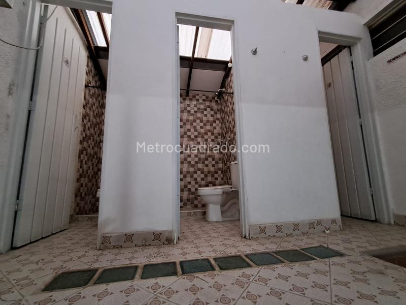 Versatile 5BR House in Calasanz - 9