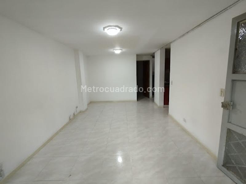 Apartamento Amplio de 4 Alcobas en Prado Medellín