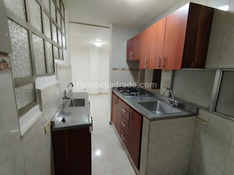 Spacious 4BR Apartment in Prado Medellin - 3