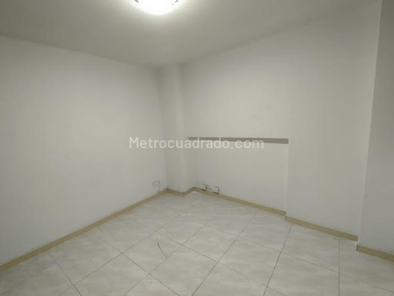 Spacious 4BR Apartment in Prado Medellin - 6