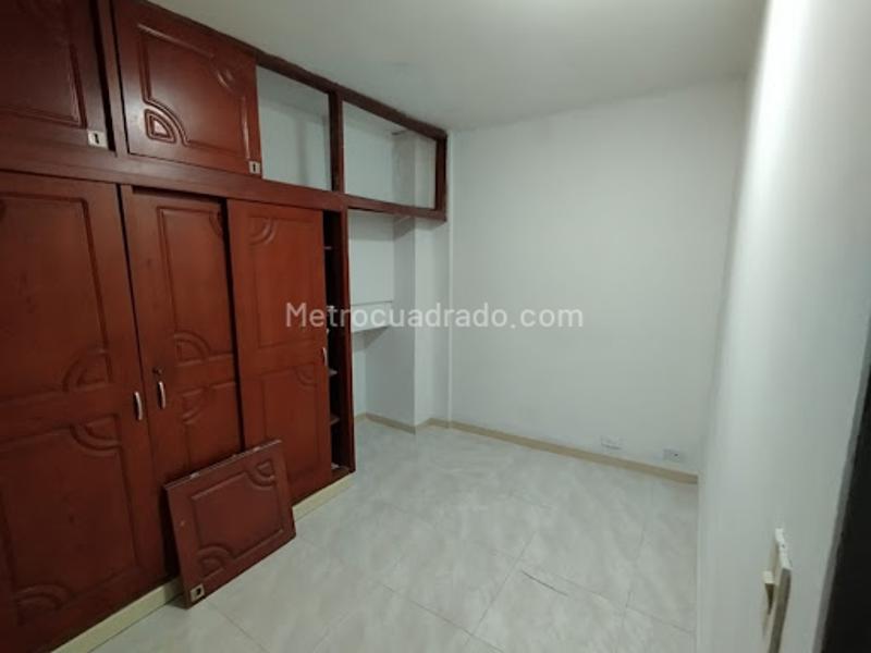 Spacious 4BR Apartment in Prado Medellin - 7