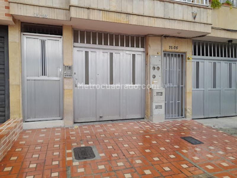 Casa Comercial con Amplias Áreas en Estadio