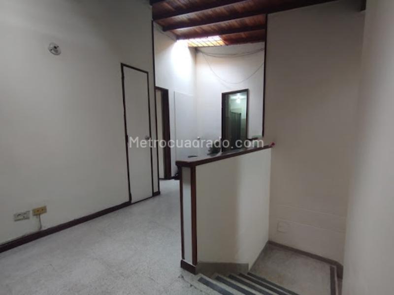 Magnífica Casa Comercial en Suramericana - 5