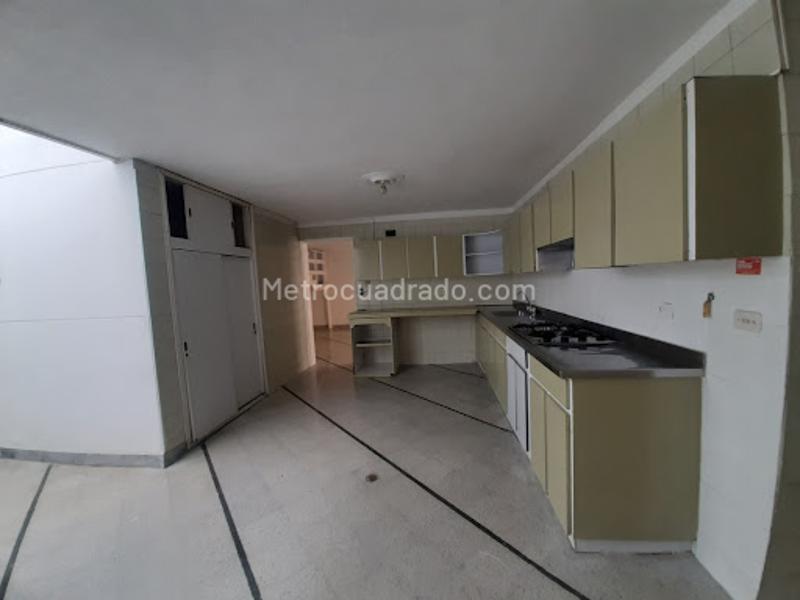 Casa Comercial Amplia en Alameda, Belén - 3