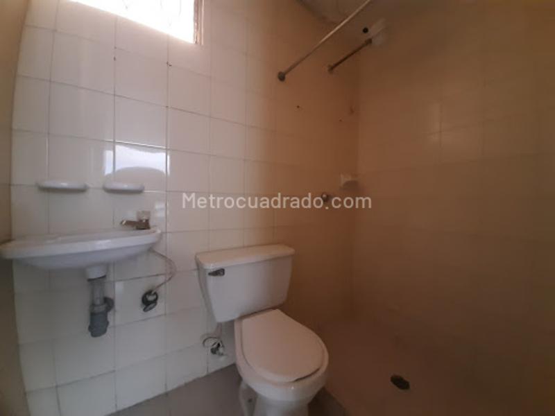 Casa Comercial Amplia en Alameda, Belén - 5