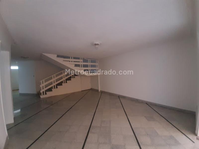 Casa Comercial Amplia en Alameda, Belén - 7