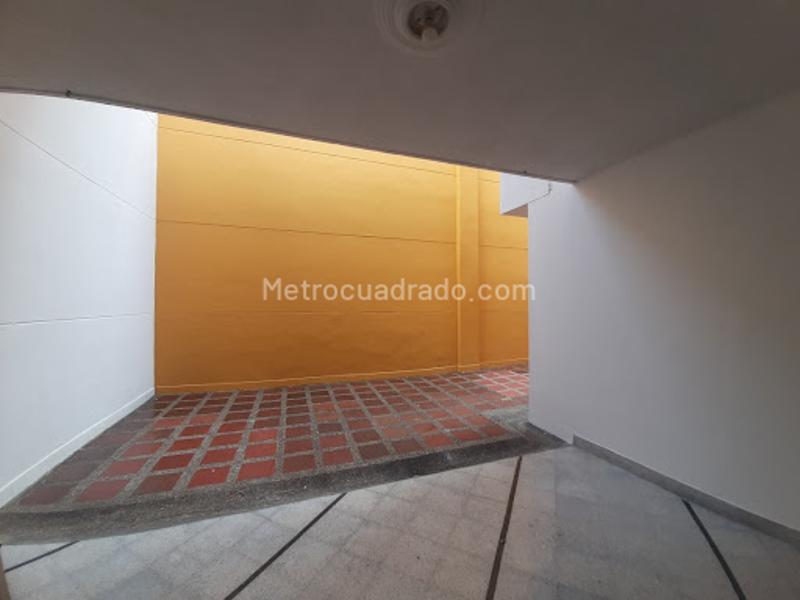 Casa Comercial Amplia en Alameda, Belén - 8