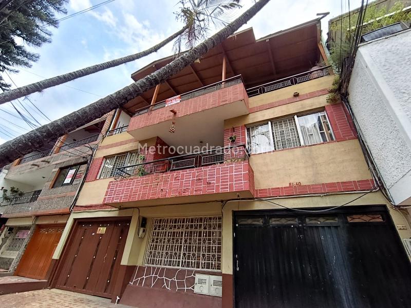 Casa Versátil de 4 Alcobas en La Floresta