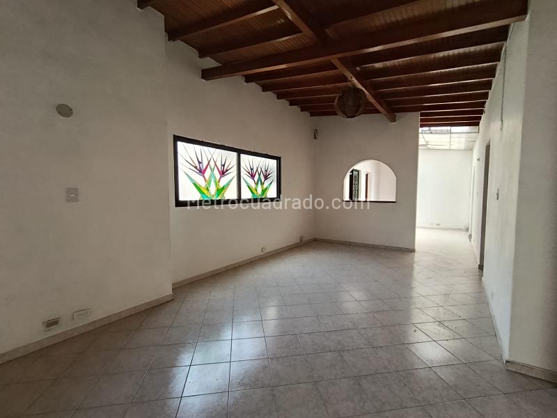 Casa Versátil de 4 Alcobas en La Floresta - 3