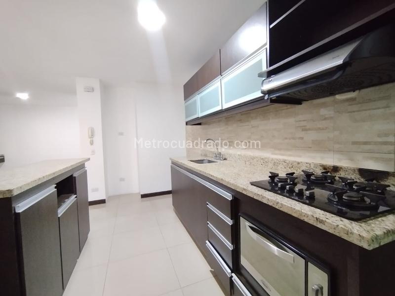 Amplio Apartamento de 2 Alcobas en Provenza - 3