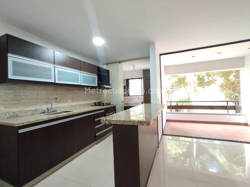 Amplio Apartamento de 2 Alcobas en Provenza - 4