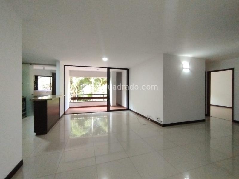 Amplio Apartamento de 2 Alcobas en Provenza - 8