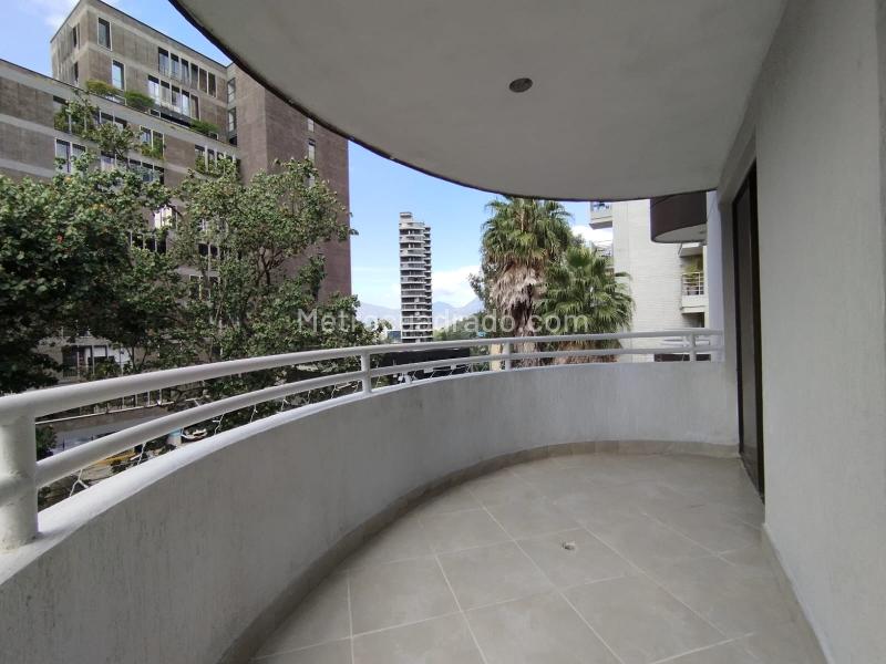 Excellent 4BR Apartment with Balcony in Las Lomas