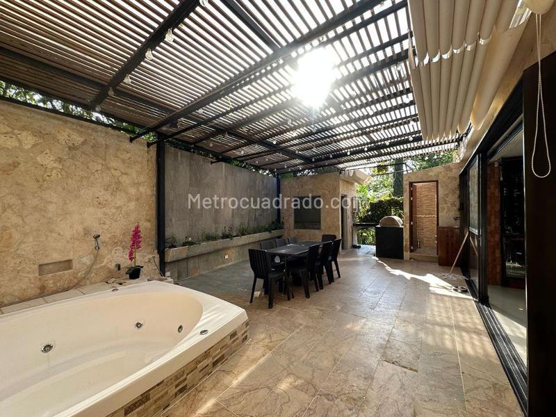 Excellent 5BR House in Altos Del Poblado