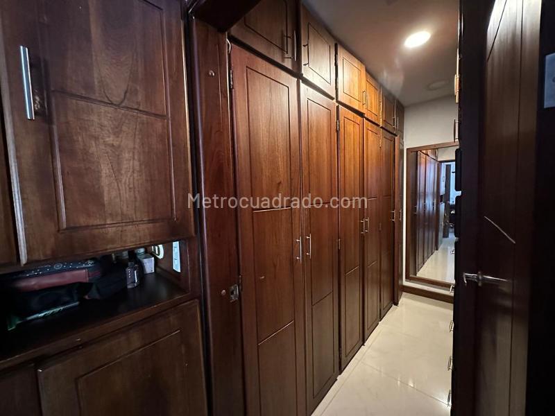 Excellent 5BR House in Altos Del Poblado - 9