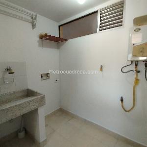 Apartamento de 2 alcobas en arriendo en Castropol, Medellín, 62 m² · foto 9 de 16