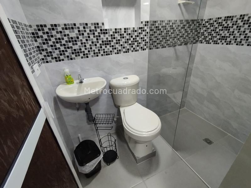 Estudio de 1 Alcoba Cerca al Metro de Floresta - 2