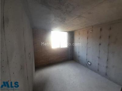 Apartamento de 3 alcobas en venta en El Trapiche, Bello, 68 m² · foto 11 de 16