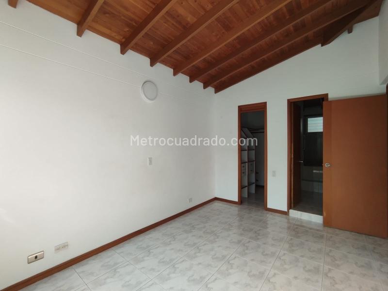 Elegant 4BR Apartment in Altos Del Poblado - 2