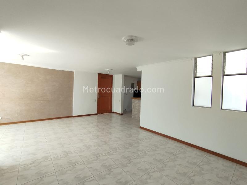 Elegant 4BR Apartment in Altos Del Poblado - 4