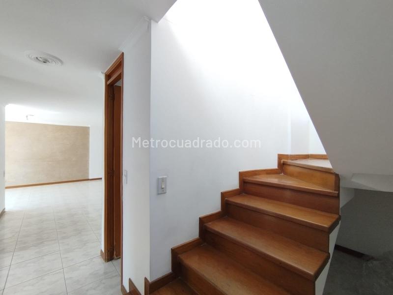 Elegant 4BR Apartment in Altos Del Poblado - 5