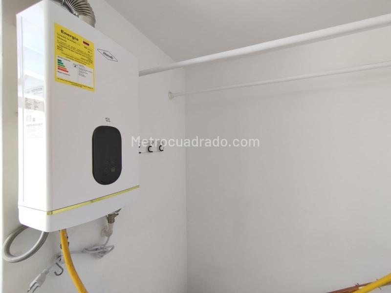 Elegant 4BR Apartment in Altos Del Poblado - 8