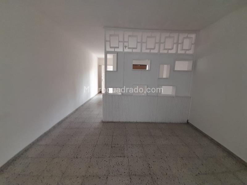 4BR House in El Nogal Los Almendros with Great Access - 6