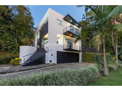Casa de 5 alcobas en venta en Loma Cola Del Zorro, Medellín, 504 m² · foto 2 de 20