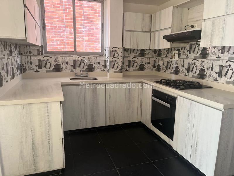 Apartamento en Arriendo, Las Orquideas, Envigado - 2