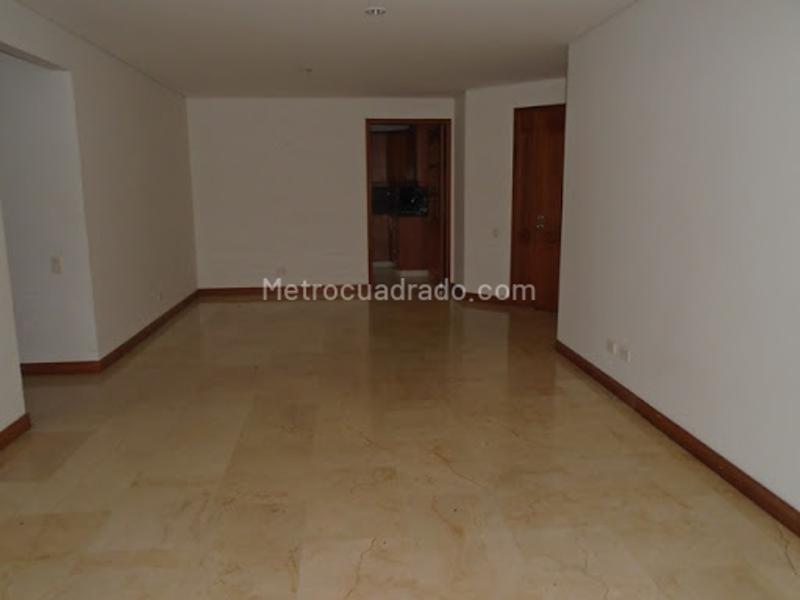 Spacious 3BR Apartment in Laureles Medellin