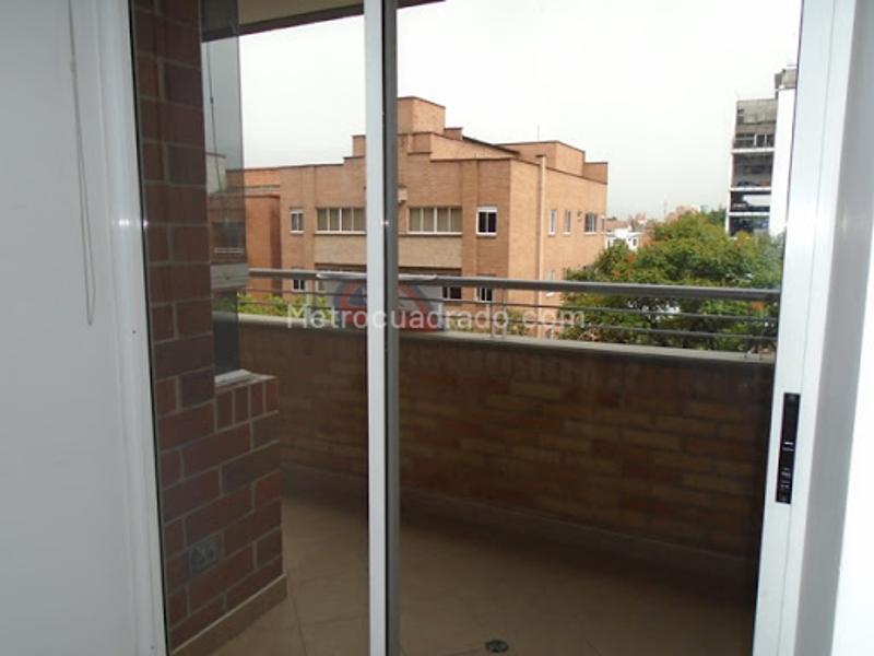 Spacious 3BR Apartment in Laureles Medellin - 4
