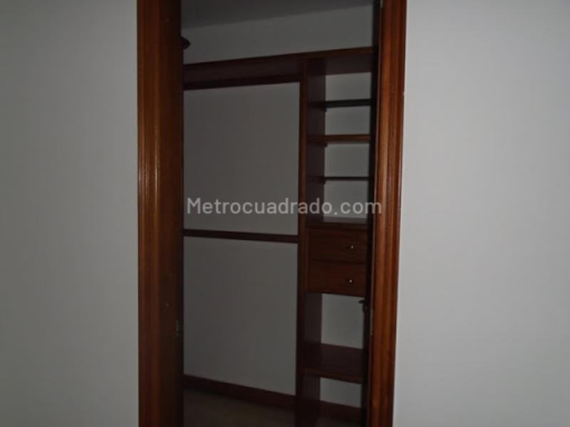 Spacious 3BR Apartment in Laureles Medellin - 5