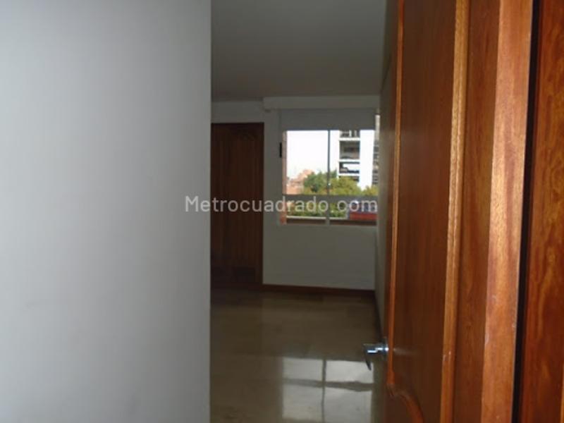 Spacious 3BR Apartment in Laureles Medellin - 7