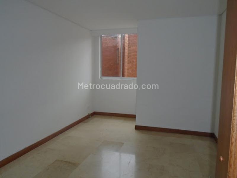 Spacious 3BR Apartment in Laureles Medellin - 8
