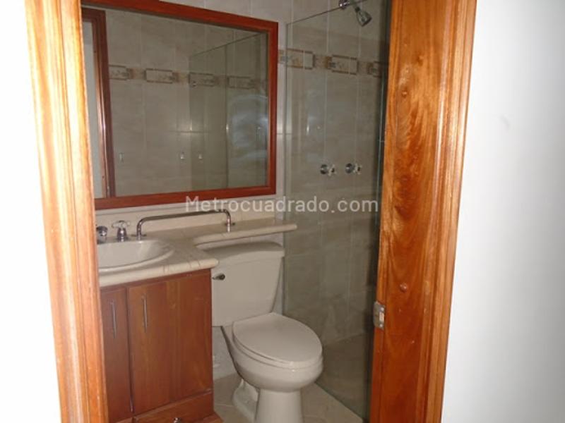 Spacious 3BR Apartment in Laureles Medellin - 9