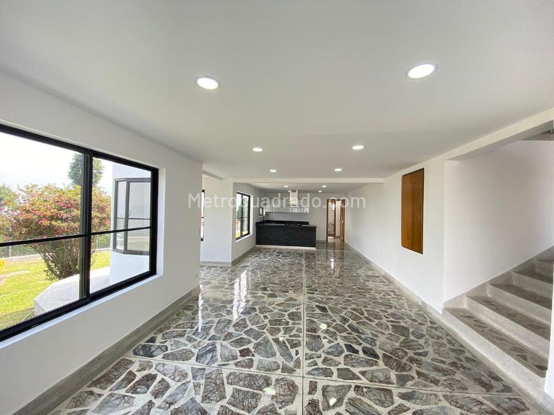 4BR House in Las Antillas (340 m²)