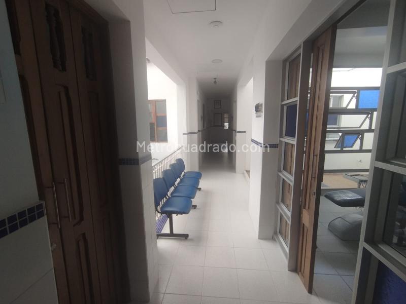 Commercial House with Elevator in Prado Medellin - 4