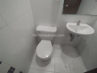 Casa de 5 alcobas en arriendo en Prado Medellin, Medellín, 438 m² · foto 2 de 20