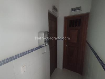 Casa de 5 alcobas en arriendo en Prado Medellin, Medellín, 438 m² · foto 12 de 20